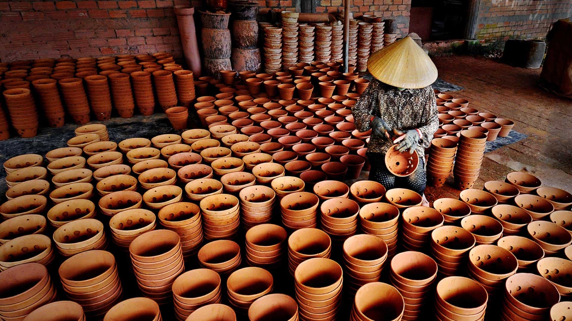 The Art of Vietnamese Pottery: A Timeless Tradition in Bat Trang Village