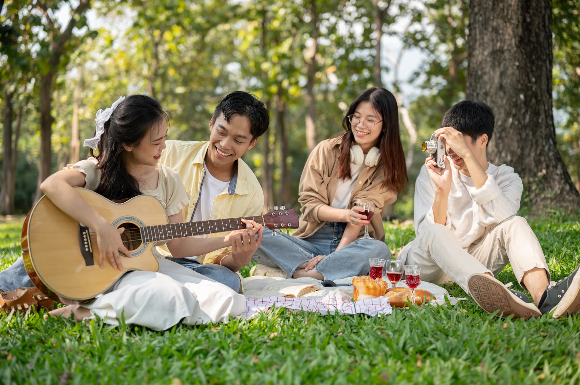 Blankets, Baskets &amp; Breathing Room: The Mental Health Benefits of Picnics