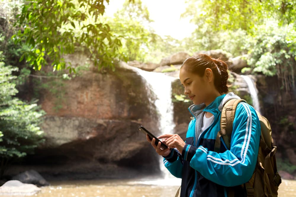 Screens &amp; Scenery: A Mindful Guide to Hiking with Technology