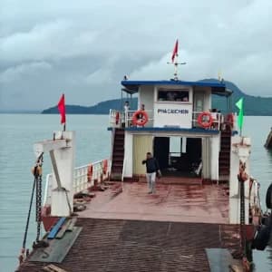 Bến phà Cái Chiên