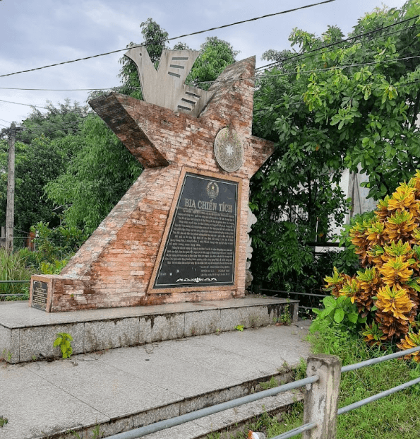 Bia Chiến Tích Trận Đánh Nùng