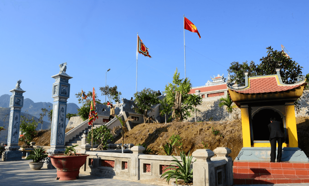 Đền Linh Sơn Thủy Từ