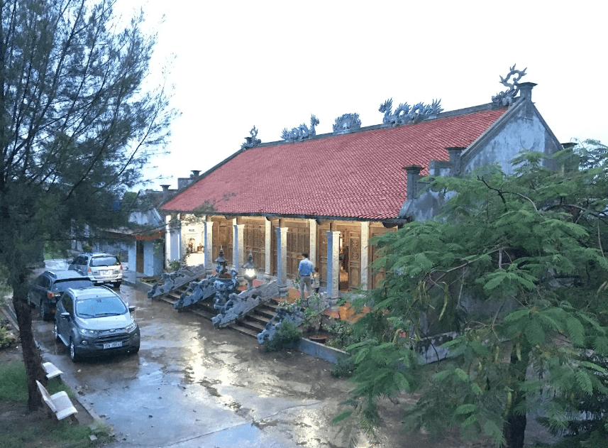 Đền Ông Hoàng Bơ