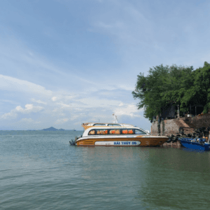 Bến Tàu Vạn Gia