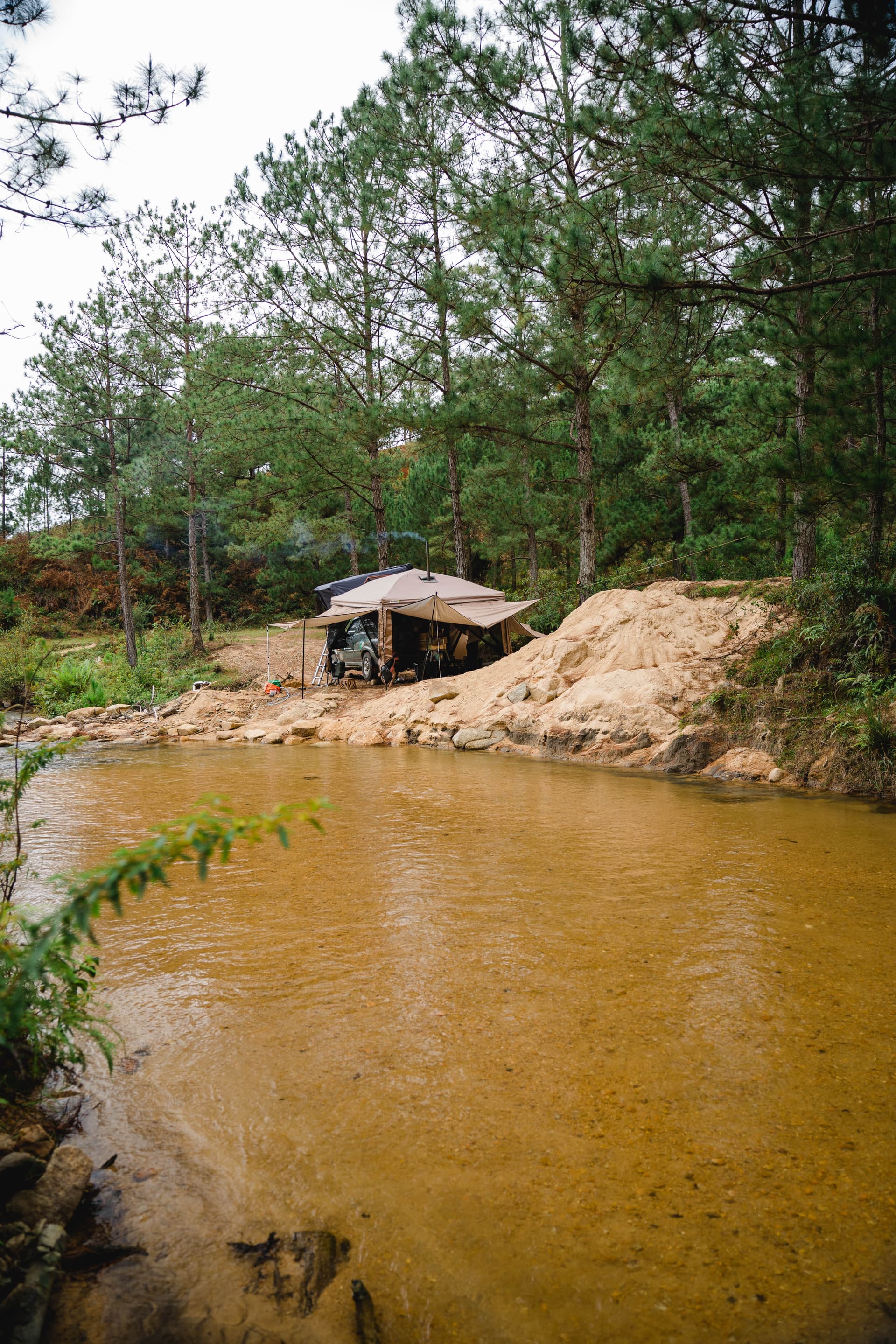 Bãi Cắm Trại Ven Suối