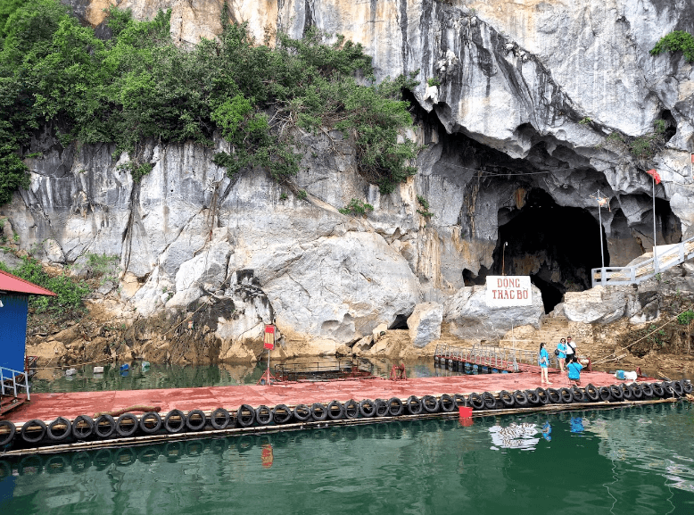 Động Thác Bờ Ngòi Hoa - Tân Lạc - Hòa Bình