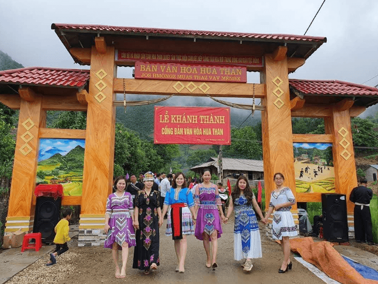Nhà văn hóa Bản Hua Than