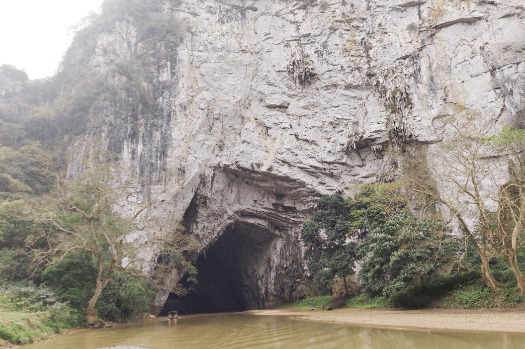 Động Puông - Ba Bể - Bắc Kạn