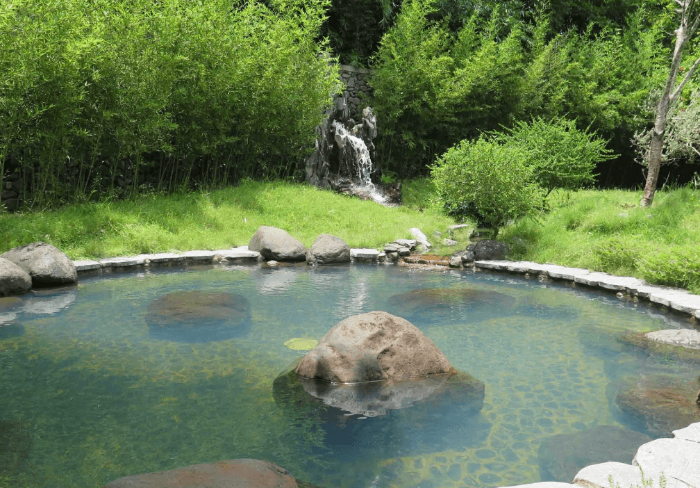 Suối nước nóng Đam Rông