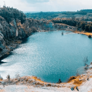 Tuyệt Tình Cốc Đá Bàn - Bình Trị