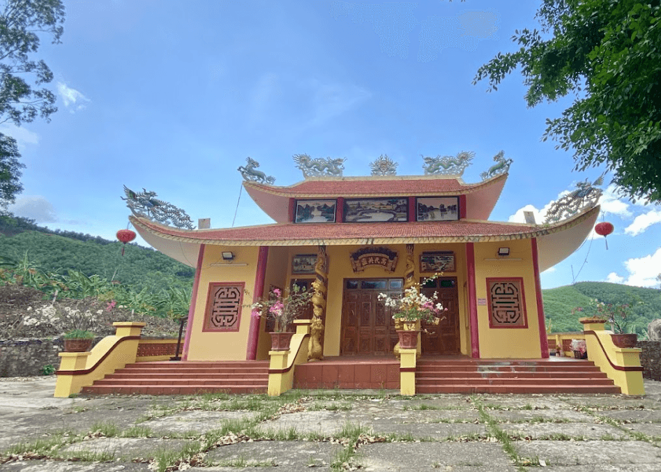 Dinh Bà Thu Bồn