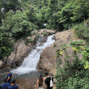 Thác nước Xím Vàng