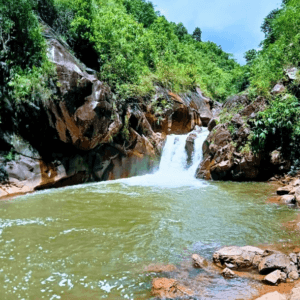 Thác trặng Nặm