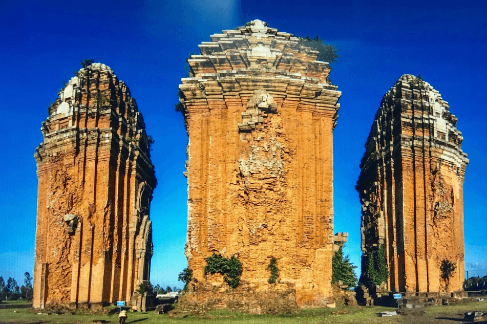 Tháp Chăm Dương Long