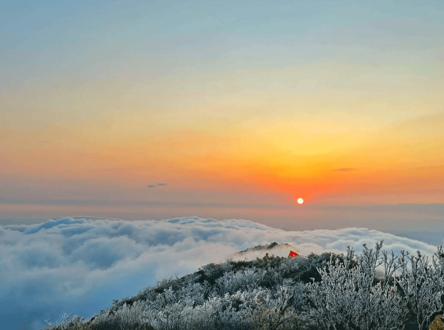 Trekking Đỉnh Sa Mu U Bò 2756m