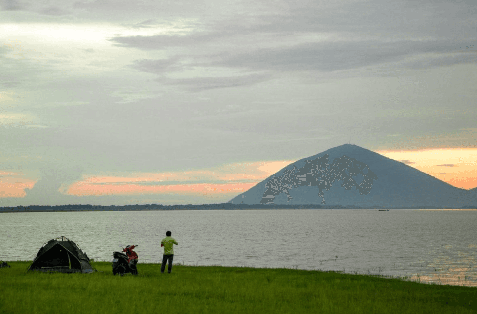 Camping Hồ Dầu Tiếng