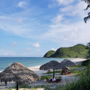 Bãi tắm Sơn Hào