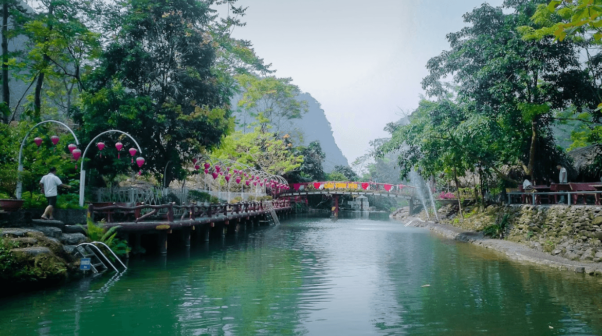 Khu du lịch Suối Mỏ Mắm
