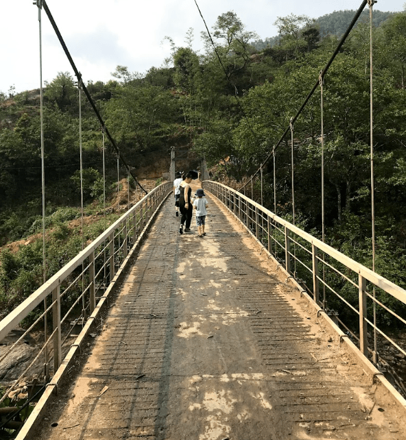 Cầu treo Đồi Dù Sa Pa