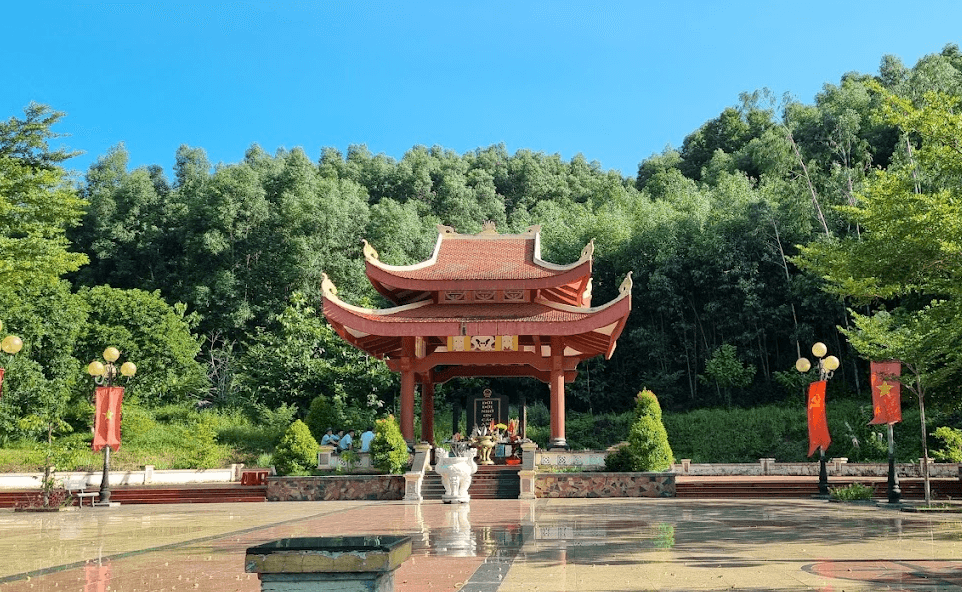 Khu di tích lịch sử Núi Chéo