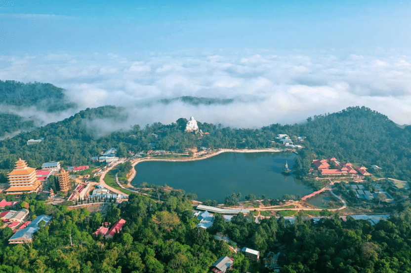 Trekking Núi Cấm