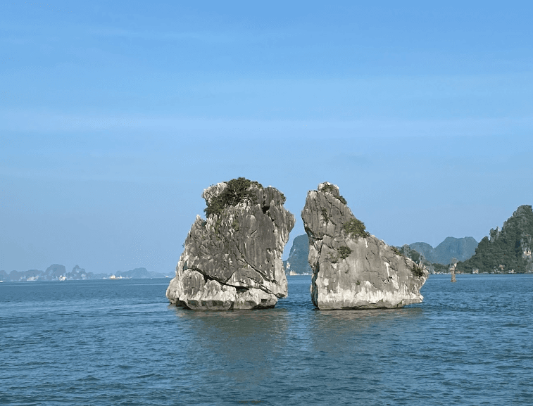 Hòn Trống Mái Hạ Long
