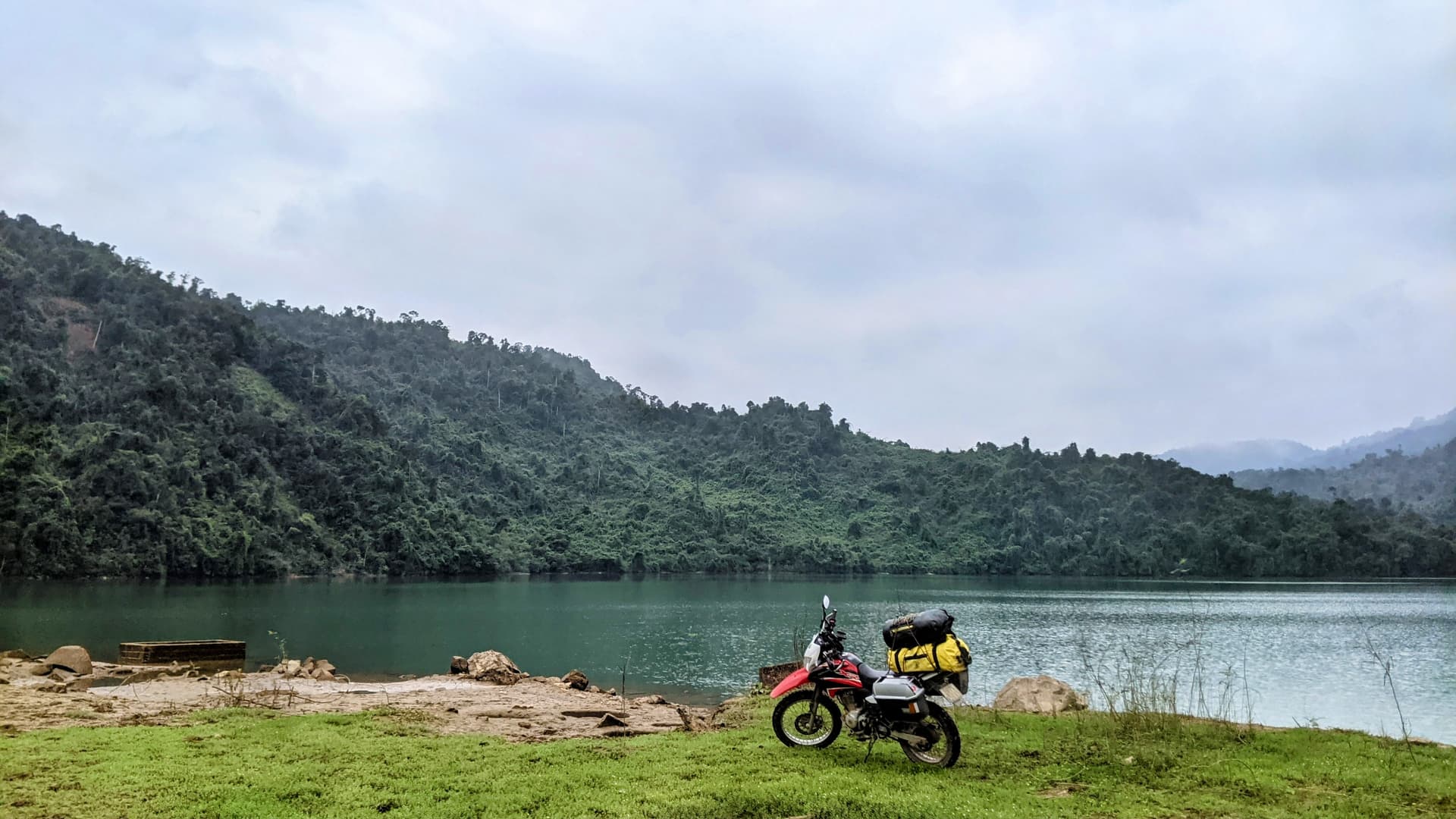 Cắm Trại Hồ Thủy Điện Sông Bung