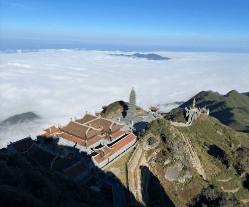 Trekking Phan Xi Păng (hướng Trạm Tôn)