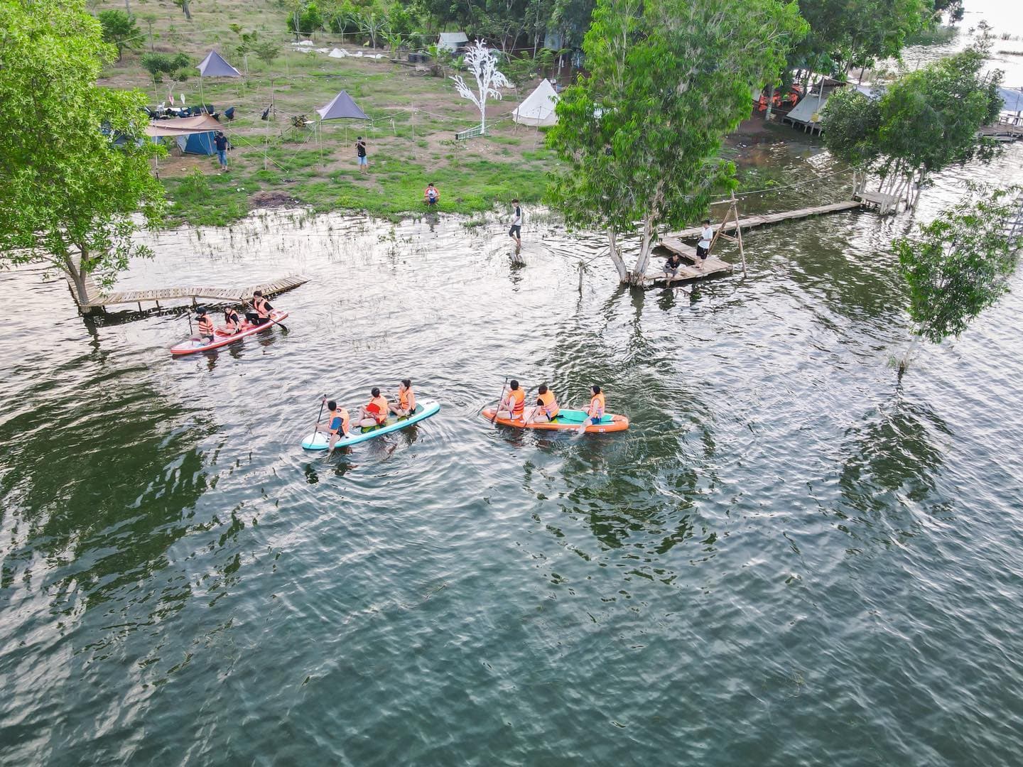 Holiday Camping Hồ Trị An