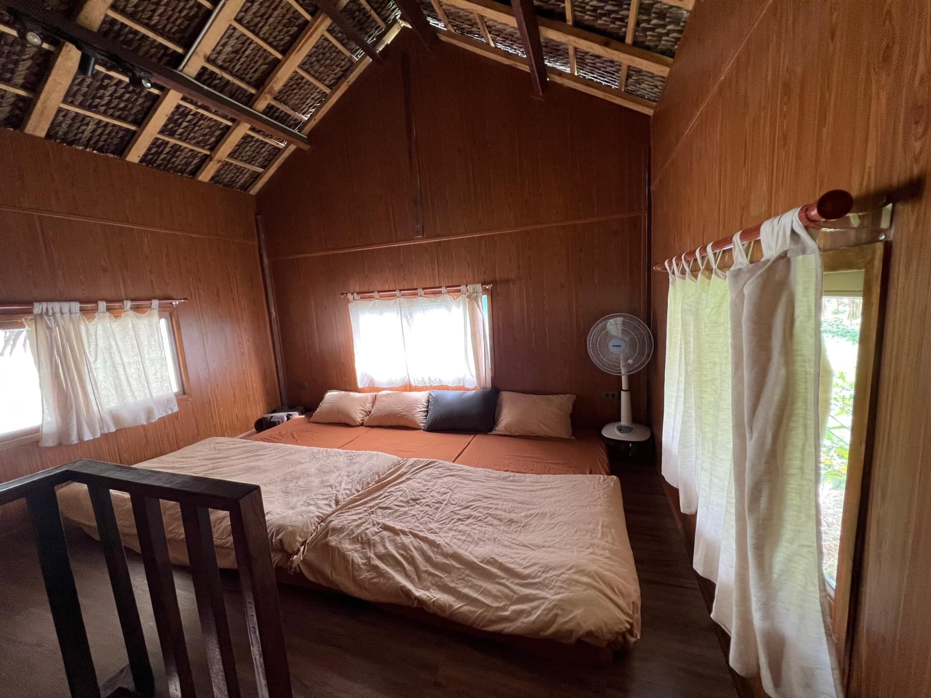 Mây Lang Thang Homestay Măng Đen