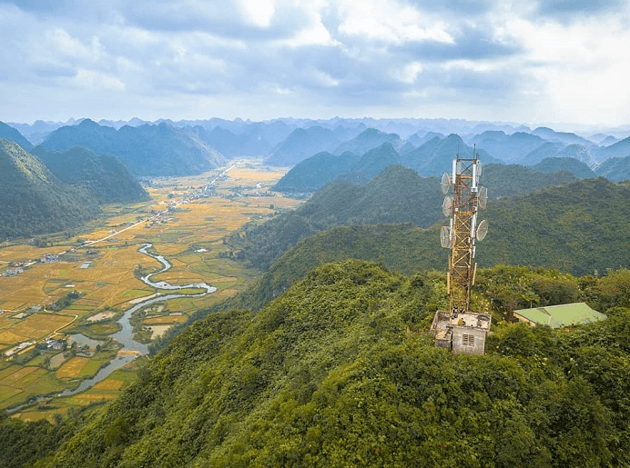 Hiking Đỉnh Nà Lay