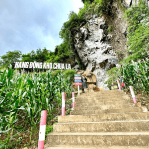 Hang động Khó Chua La