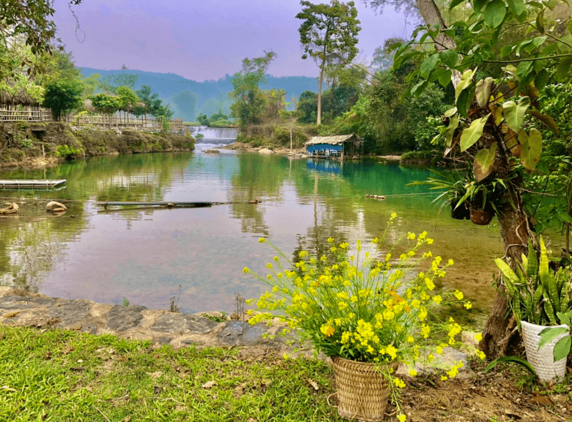 Nhà hàng Suối Nặm Thoong - Hòa An - Cao Bằng