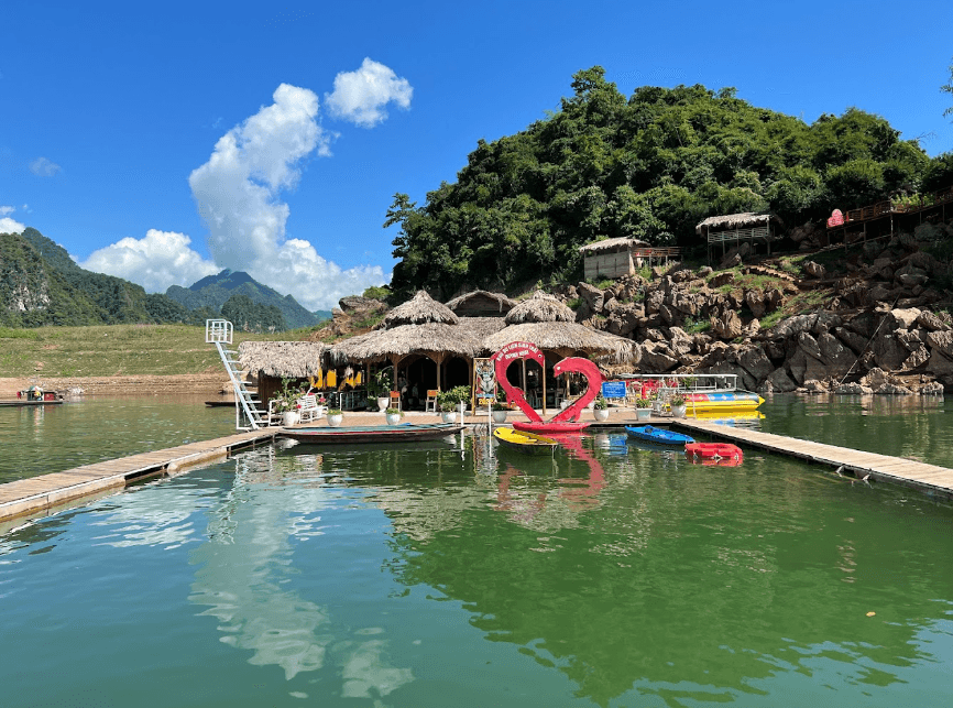 Đảo trái tim Quỳnh Nhai - Sơn La