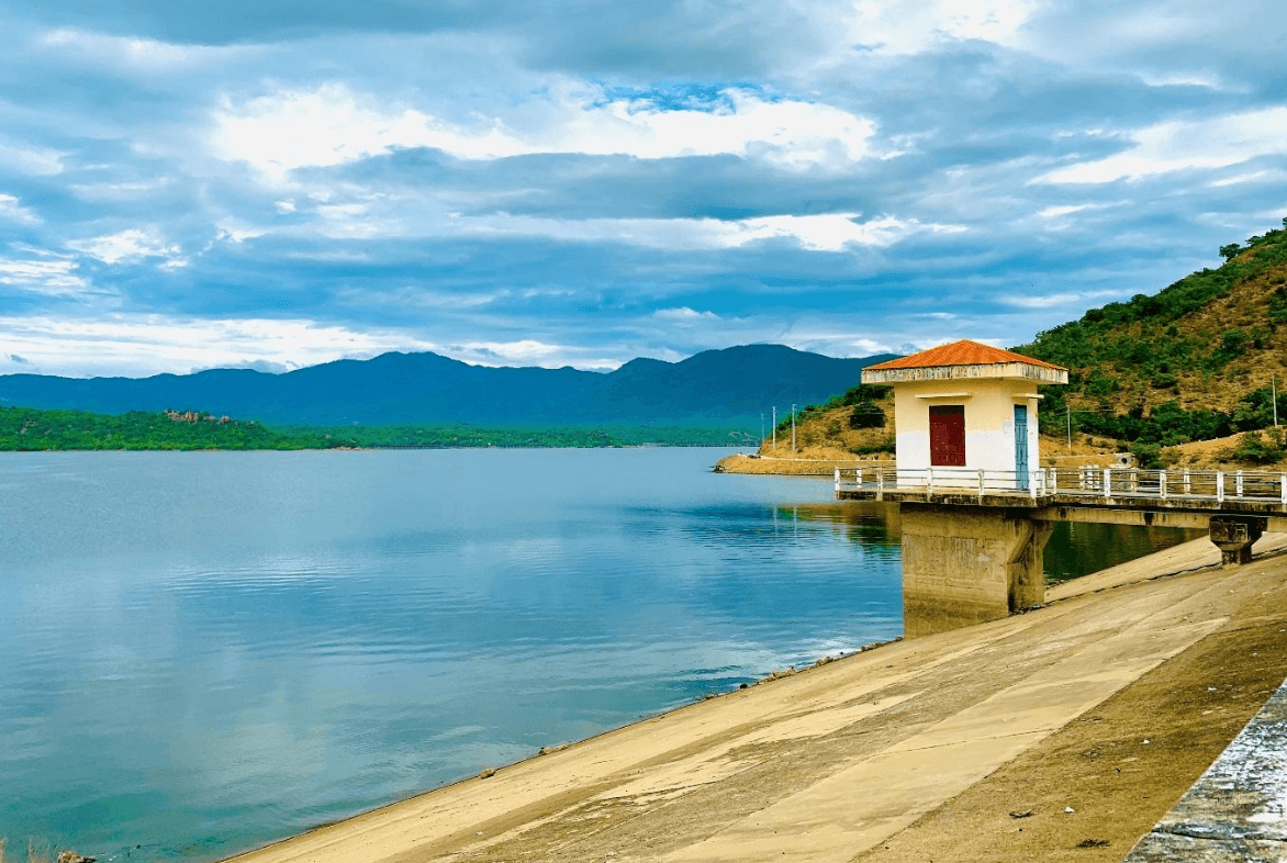 Hồ Lanh Ra - Ninh Phước - Ninh Thuận