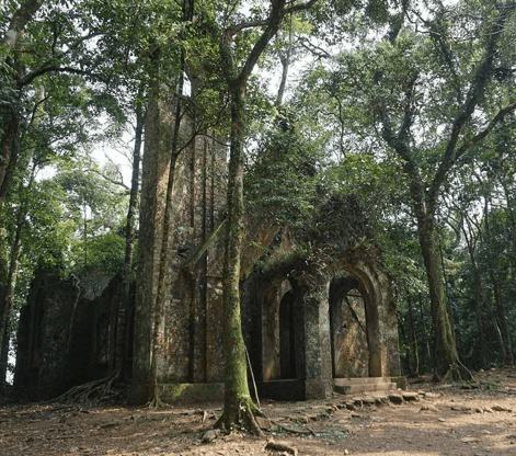 Tàn Tích Nhà Thờ Pháp Cổ