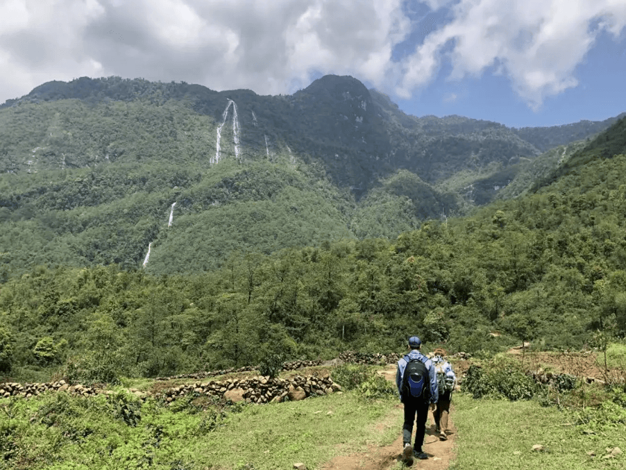 Trekking Nhìu Cồ San (hướng Thác Ong Chúa)
