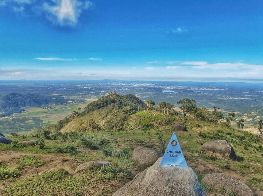 Trekking Đỉnh Chư Nâm