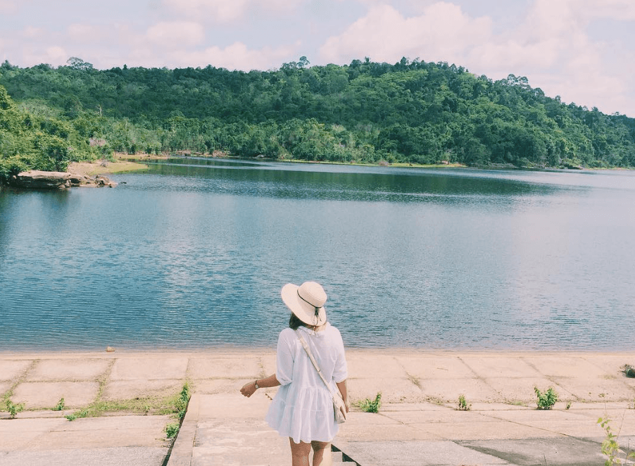 Hồ Dương Đông