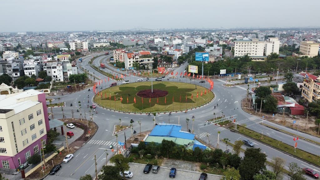 Vòng xoay Bùi Viện - Đường Lê Hồng Phong