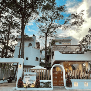 December Homestay & Coffee - Măng Đen