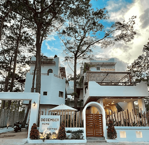 December Homestay & Coffee - Măng Đen