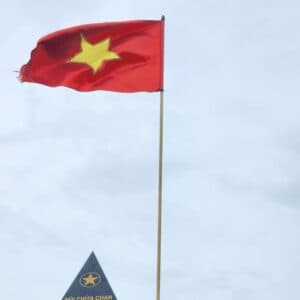 Leo Núi Chứa Chan
