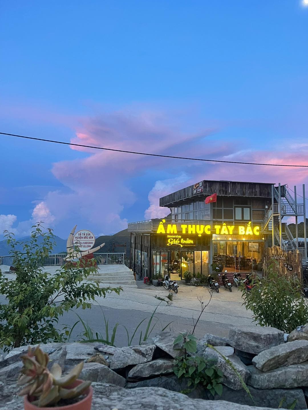 Gió Bản Homestay & Coffee