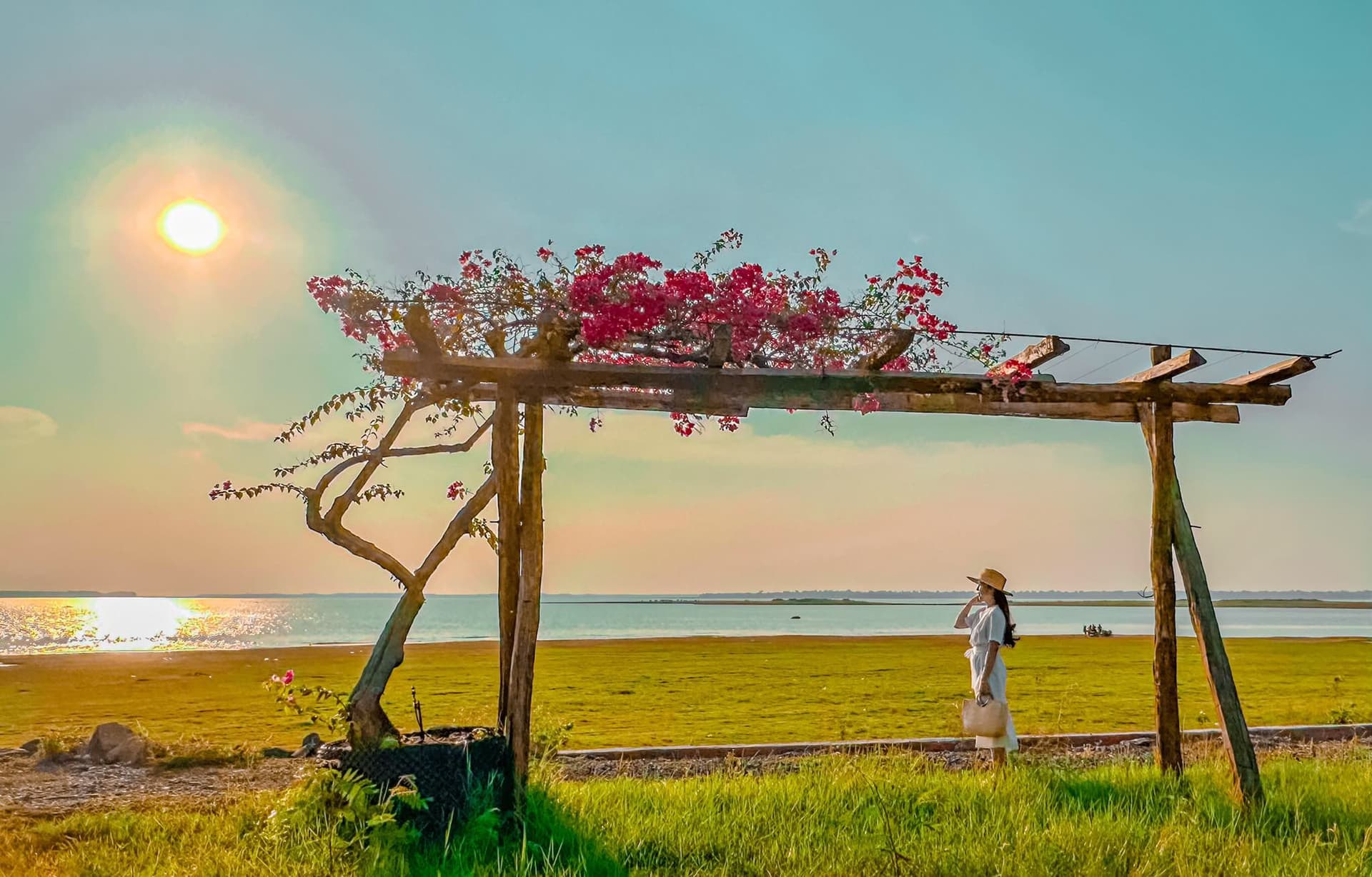 Bằng Lăng Glamping - Dầu Tiếng Sea Lake