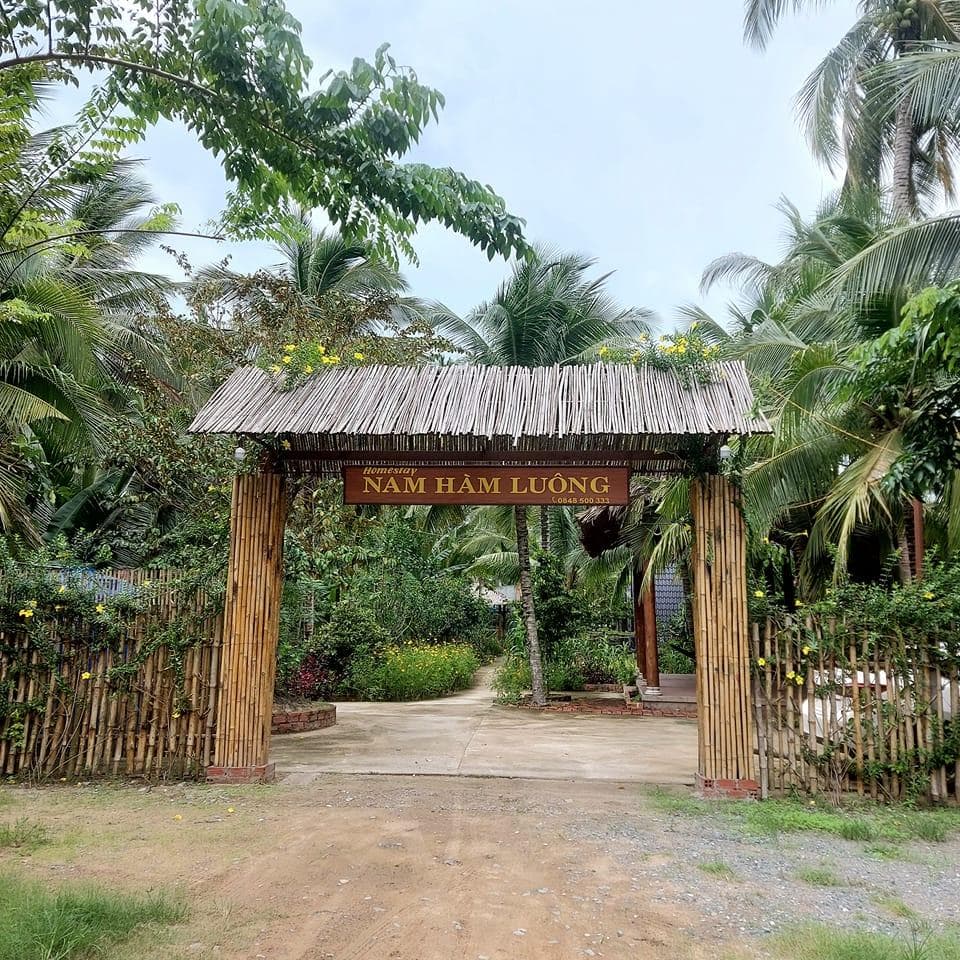 Homestay Nam Hàm Luông