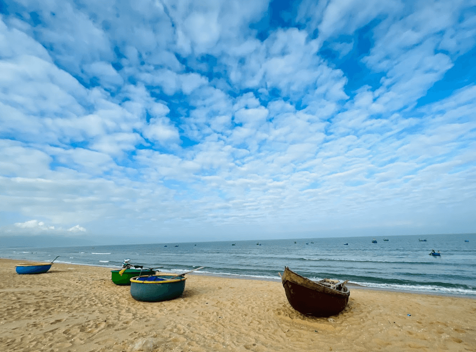 Xuân Hoà beach