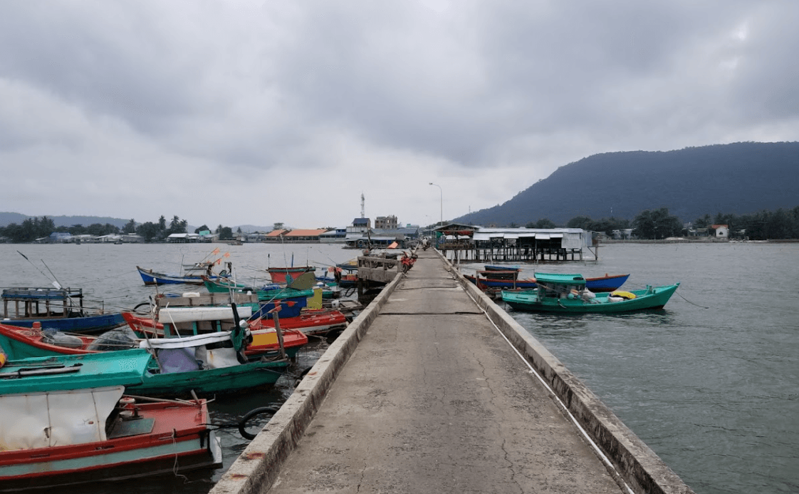 Bến tàu Hàm Ninh