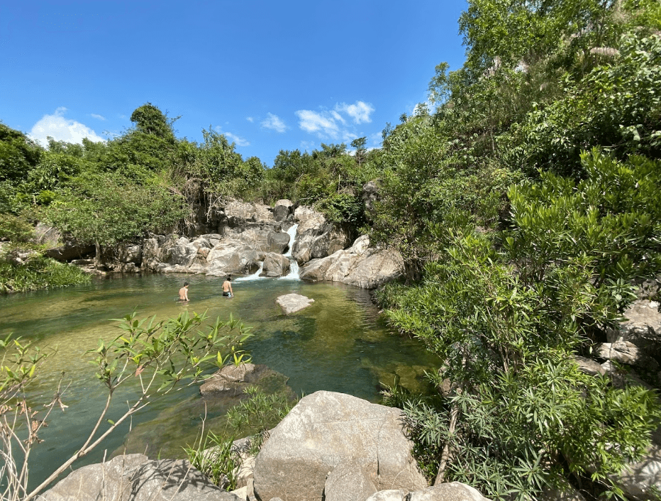 Suối Đá Trải