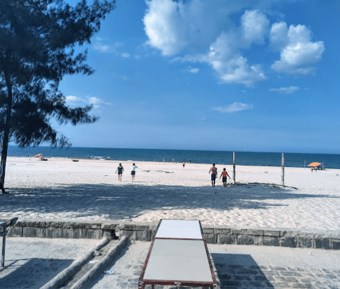 Bãi tắm Cửa Việt